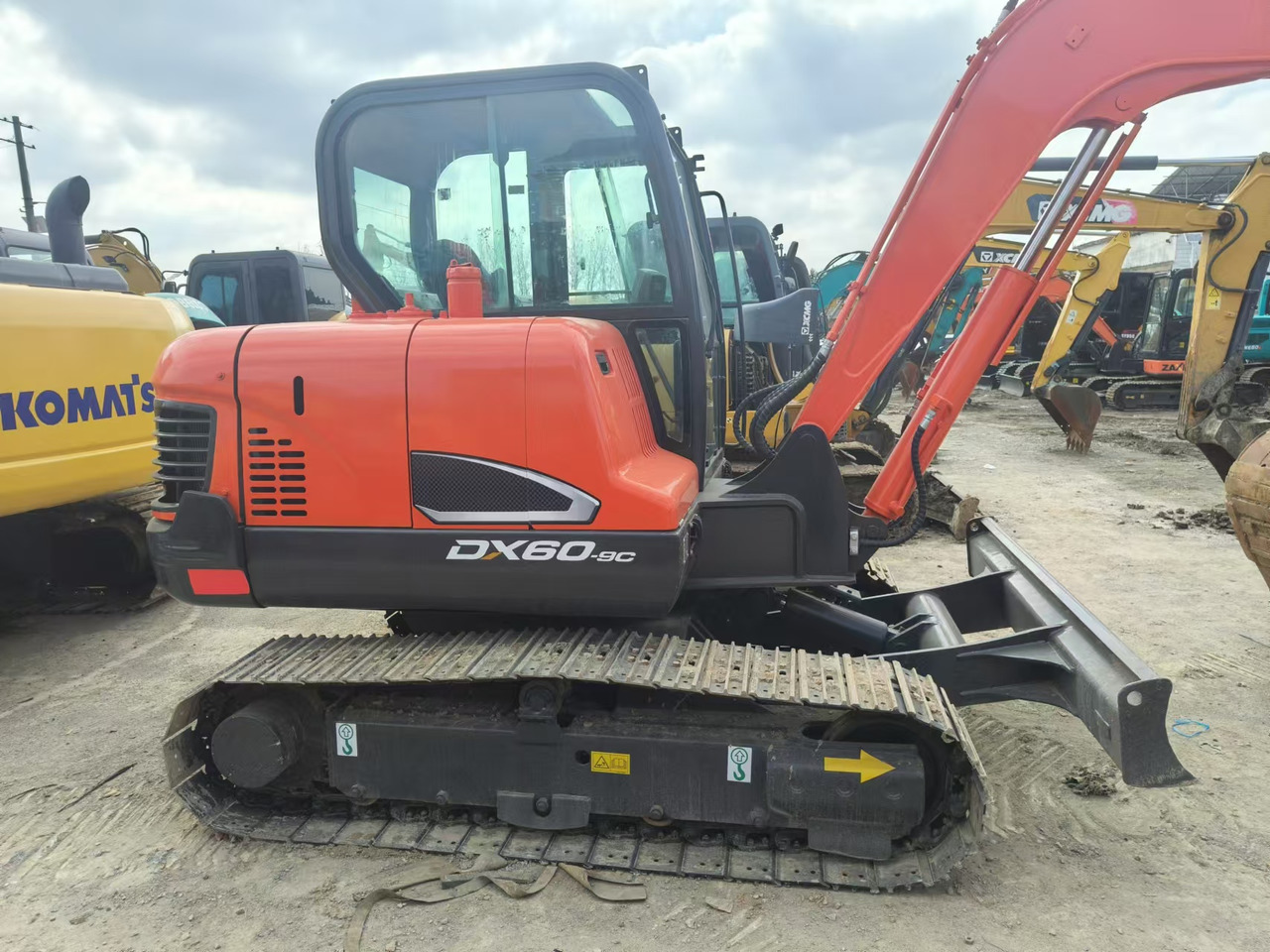 DOOSAN DX60 - Bager goseničar: slika 3 DOOSAN DX60 - Bager goseničar: slika 3