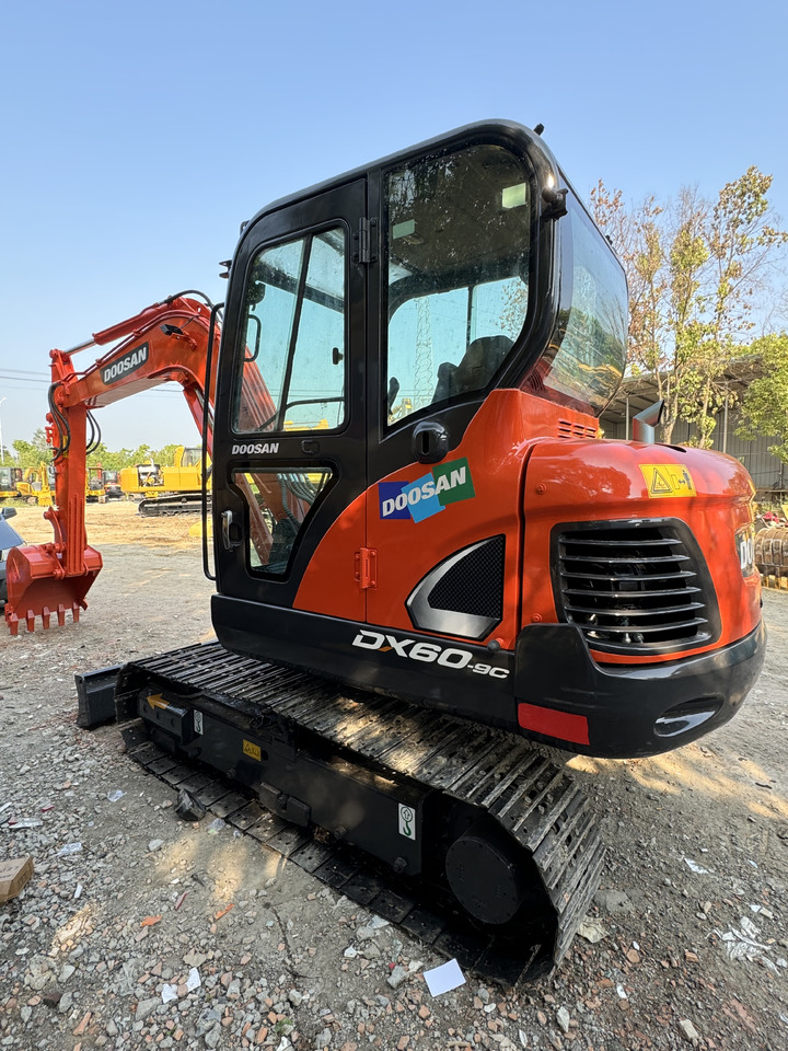 DOOSAN DX60 - Bager goseničar: slika 5 DOOSAN DX60 - Bager goseničar: slika 5