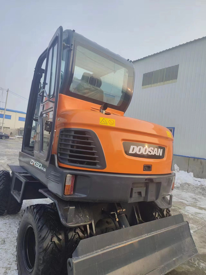 DOOSAN DX60w-9c - Mini bager: slika 3 DOOSAN DX60w-9c - Mini bager: slika 3