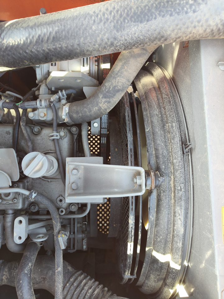 HITACHI ZX130H-5A - Bager goseničar: slika 4 HITACHI ZX130H-5A - Bager goseničar: slika 4