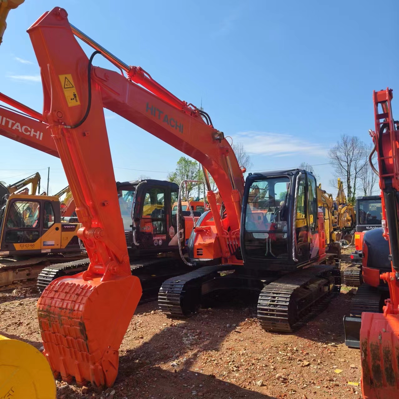 HITACHI ZX135 - Bager goseničar: slika 1 HITACHI ZX135 - Bager goseničar: slika 1