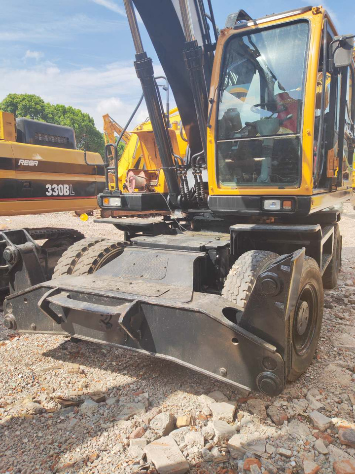 HYUNDAI R210W-9 - Bager na kolesih: slika 5 HYUNDAI R210W-9 - Bager na kolesih: slika 5
