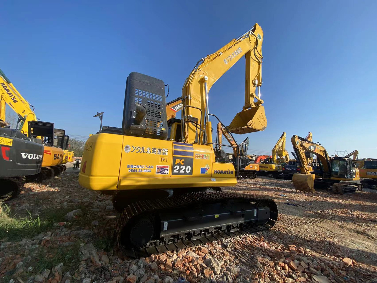 KOMATSU PC220 - Bager goseničar: slika 1 KOMATSU PC220 - Bager goseničar: slika 1