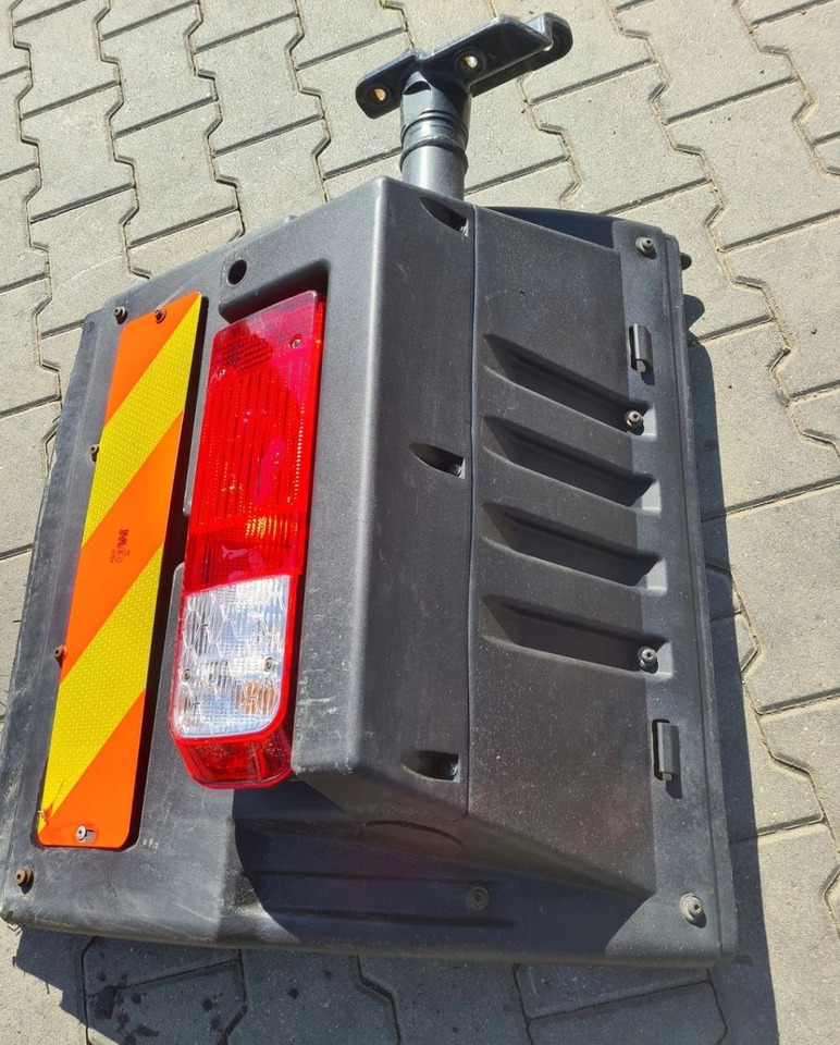 BŁOTNIK KOMPLETNY PRAWY TYŁ LAMPA CHLAPACZ MOCOWANIE FORD F-MAX CARGO - Blatnik: slika 4 BŁOTNIK KOMPLETNY PRAWY TYŁ LAMPA CHLAPACZ MOCOWANIE FORD F-MAX CARGO - Blatnik: slika 4