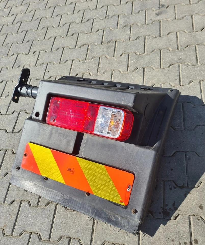 BŁOTNIK KOMPLETNY PRAWY TYŁ LAMPA CHLAPACZ MOCOWANIE FORD F-MAX CARGO - Blatnik: slika 2 BŁOTNIK KOMPLETNY PRAWY TYŁ LAMPA CHLAPACZ MOCOWANIE FORD F-MAX CARGO - Blatnik: slika 2