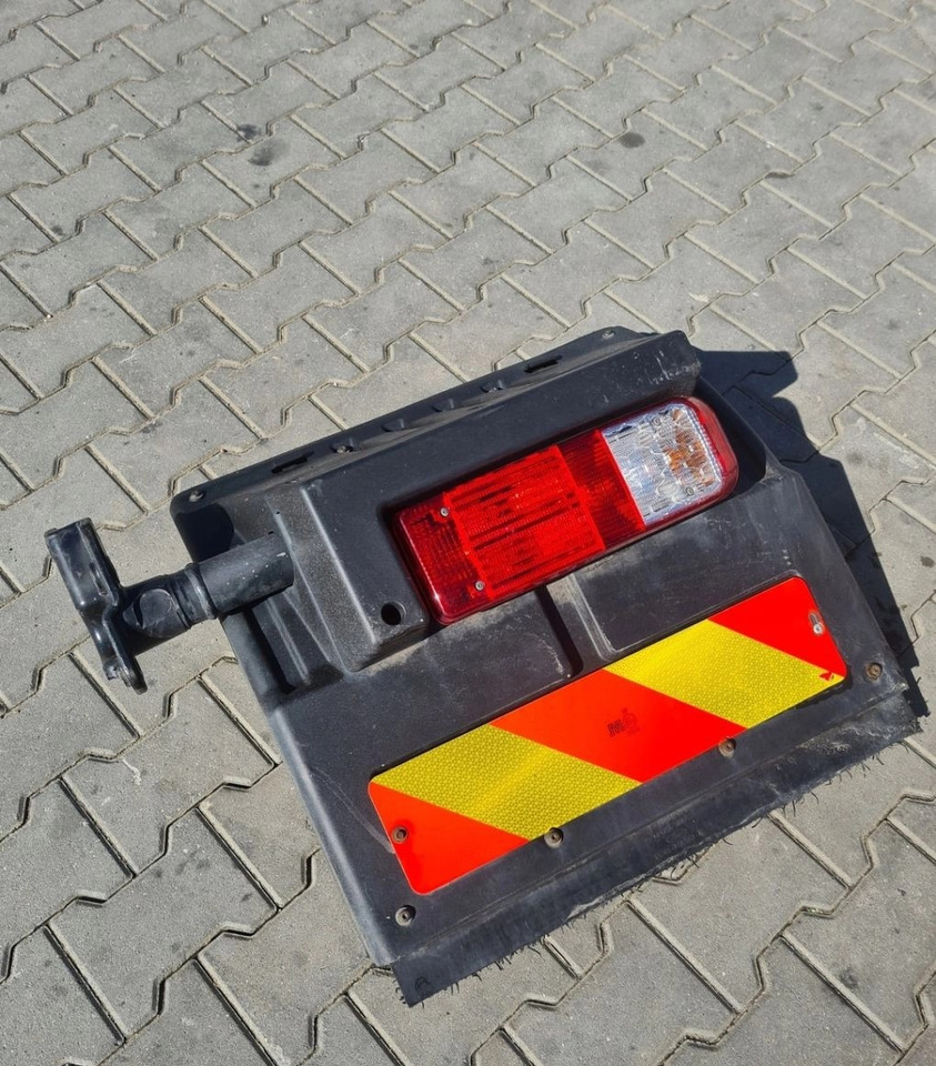 BŁOTNIK KOMPLETNY PRAWY TYŁ LAMPA CHLAPACZ MOCOWANIE FORD F-MAX CARGO - Blatnik: slika 3 BŁOTNIK KOMPLETNY PRAWY TYŁ LAMPA CHLAPACZ MOCOWANIE FORD F-MAX CARGO - Blatnik: slika 3