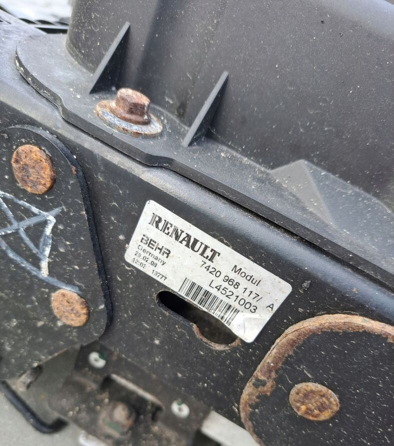 Behr KOMPLET CHŁODNICA VOLVO FE RENAULT PREMIUM DXI 7 - Hladilnik motorja za Tovornjak: slika 3 Behr KOMPLET CHŁODNICA VOLVO FE RENAULT PREMIUM DXI 7 - Hladilnik motorja za Tovornjak: slika 3