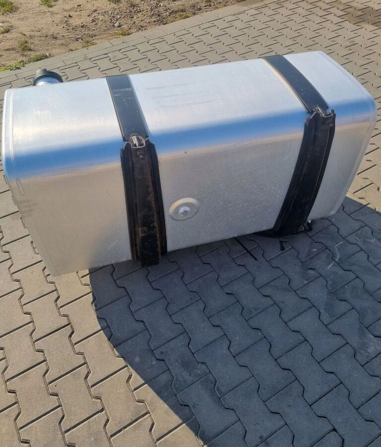 Ford F-MAX CARGO GC46 Ford F-MAX CARGO - Rezervoar za gorivo za Tovornjak: slika 4 Ford F-MAX CARGO GC46 Ford F-MAX CARGO - Rezervoar za gorivo za Tovornjak: slika 4