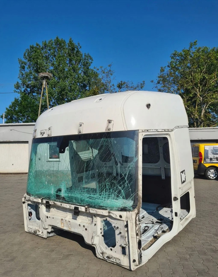 GOŁA SZKIELET POSZYCIE BLACHA RENAULT GAMA T HIGH WYSOKA KABINA - USZKODZONA - Kabina: slika 1 GOŁA SZKIELET POSZYCIE BLACHA RENAULT GAMA T HIGH WYSOKA KABINA - USZKODZONA - Kabina: slika 1