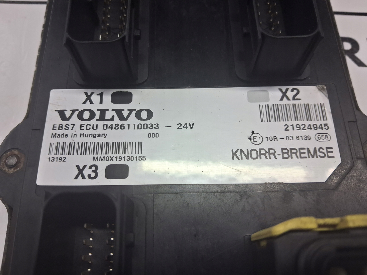 KNORR-BREMSE STEROWNIK MODUŁ EBS 7 ECU VOLVO FH 4 FM 4 21924945 - Električni sistem za Tovornjak: slika 4 KNORR-BREMSE STEROWNIK MODUŁ EBS 7 ECU VOLVO FH 4 FM 4 21924945 - Električni sistem za Tovornjak: slika 4
