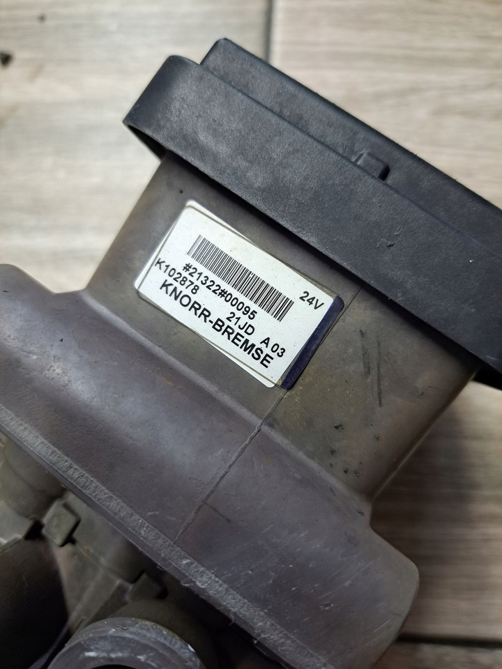 KNORR-BREMSE ZAWÓR PNEUMATYCZNY MODULATOR EBS PRZÓD FORD F-MAX CARGO EURO 6 - Zavorni ventil za Tovornjak: slika 3 KNORR-BREMSE ZAWÓR PNEUMATYCZNY MODULATOR EBS PRZÓD FORD F-MAX CARGO EURO 6 - Zavorni ventil za Tovornjak: slika 3