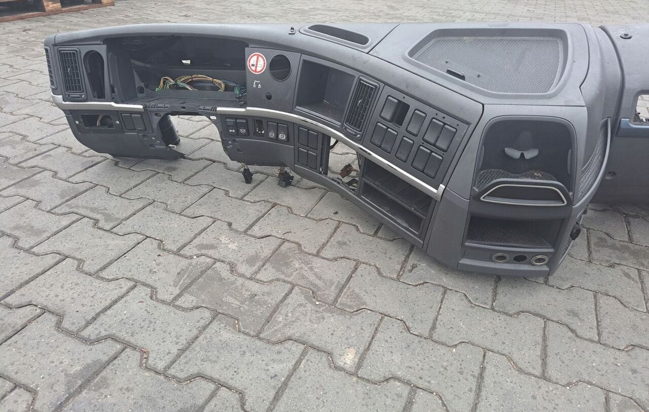 KONSOLA KOMPLETNA KOKPIT DESKA VOLVO FM 9 13 LIFT - Armaturna plošča za Tovornjak: slika 4 KONSOLA KOMPLETNA KOKPIT DESKA VOLVO FM 9 13 LIFT - Armaturna plošča za Tovornjak: slika 4