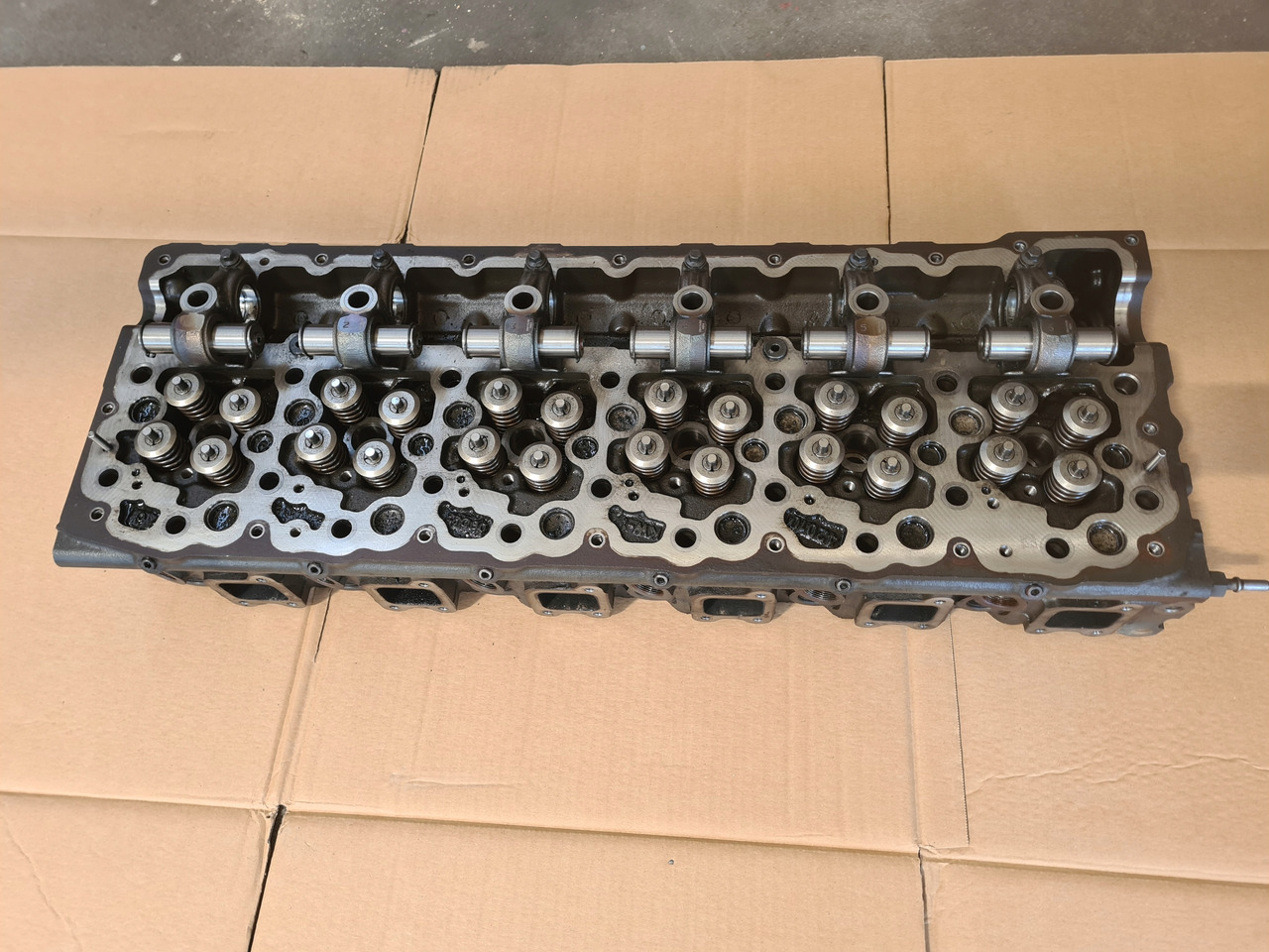 RENAULT GŁOWICA SILNIKA RENAULT GAMA D WIDE DTI 8 VOLVO FL FE D8K - Glava motorja: slika 2 RENAULT GŁOWICA SILNIKA RENAULT GAMA D WIDE DTI 8 VOLVO FL FE D8K - Glava motorja: slika 2