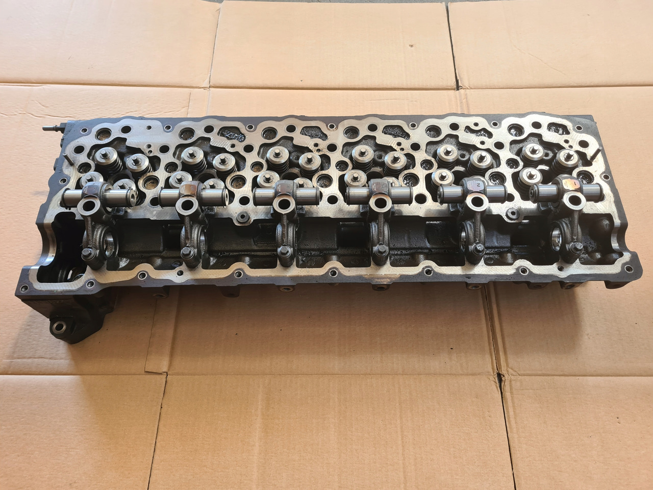 RENAULT GŁOWICA SILNIKA RENAULT GAMA D WIDE DTI 8 VOLVO FL FE D8K - Glava motorja: slika 1 RENAULT GŁOWICA SILNIKA RENAULT GAMA D WIDE DTI 8 VOLVO FL FE D8K - Glava motorja: slika 1