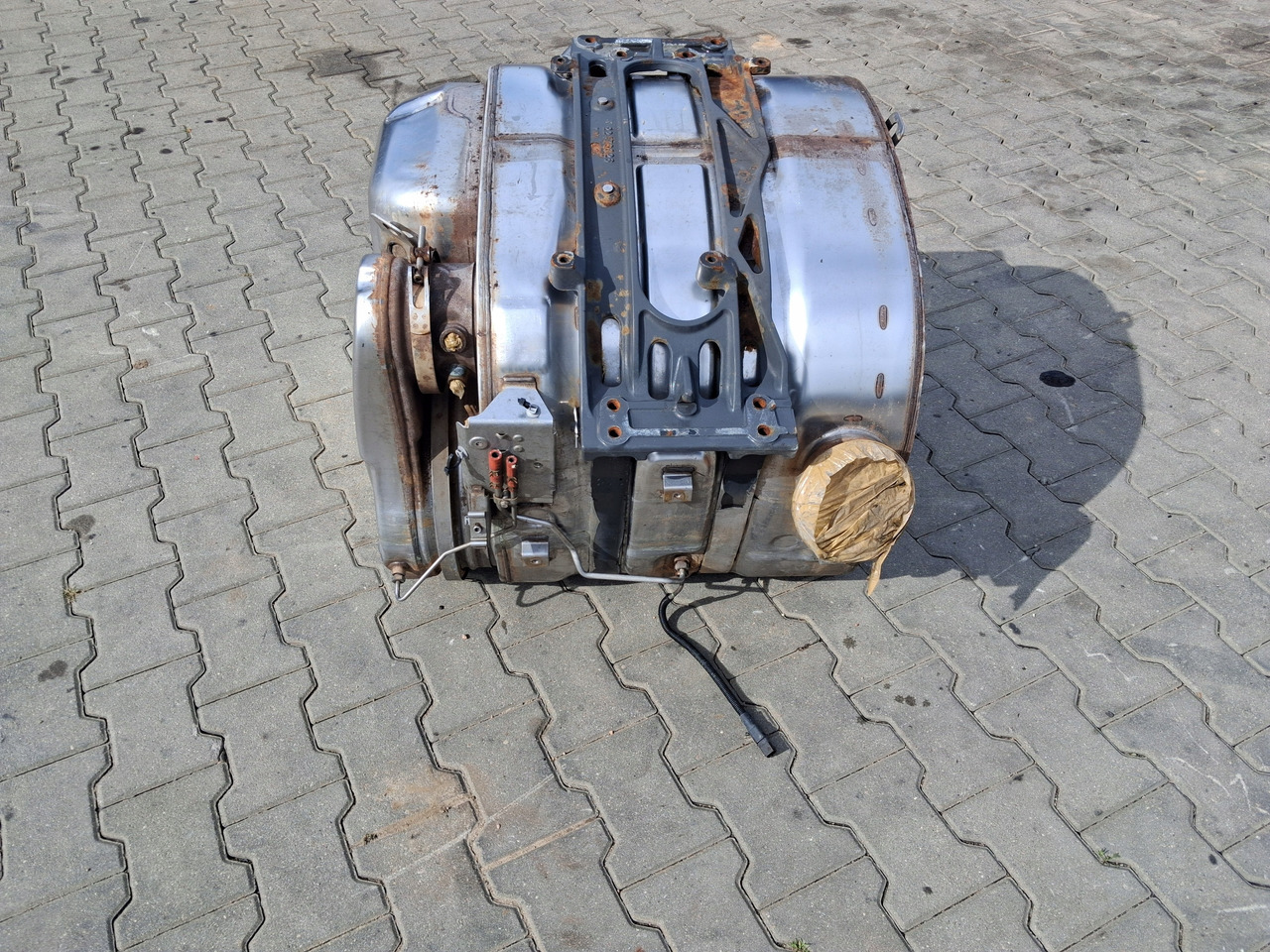 RENAULT KATALIZATOR TŁUMIK DPF FILTR VOLVO FH 4 FM 4 RENAULT GAMA T RANGE - Katalizator za Tovornjak: slika 5 RENAULT KATALIZATOR TŁUMIK DPF FILTR VOLVO FH 4 FM 4 RENAULT GAMA T RANGE - Katalizator za Tovornjak: slika 5