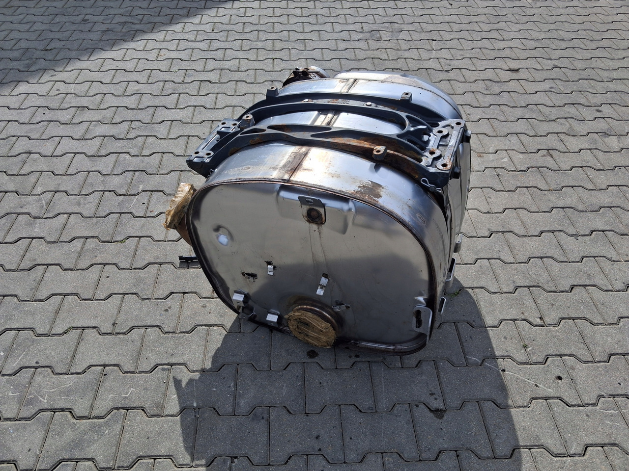 RENAULT KATALIZATOR TŁUMIK DPF FILTR VOLVO FH 4 FM 4 RENAULT GAMA T RANGE - Katalizator za Tovornjak: slika 3 RENAULT KATALIZATOR TŁUMIK DPF FILTR VOLVO FH 4 FM 4 RENAULT GAMA T RANGE - Katalizator za Tovornjak: slika 3