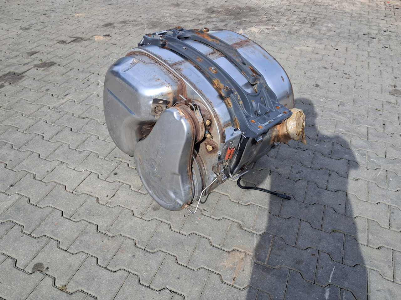 RENAULT KATALIZATOR TŁUMIK DPF FILTR VOLVO FH 4 FM 4 RENAULT GAMA T RANGE - Katalizator za Tovornjak: slika 4 RENAULT KATALIZATOR TŁUMIK DPF FILTR VOLVO FH 4 FM 4 RENAULT GAMA T RANGE - Katalizator za Tovornjak: slika 4