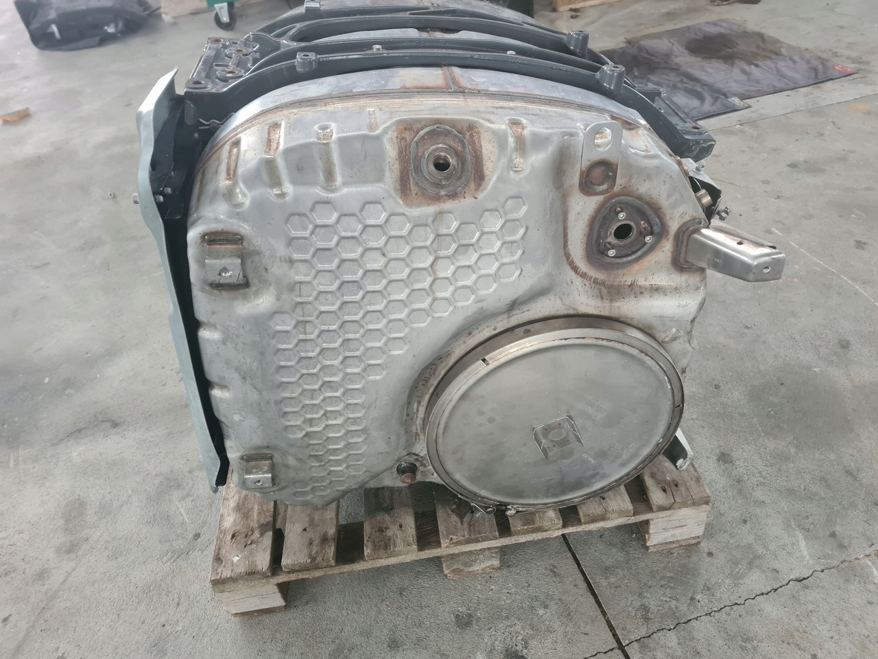 RENAULT KATALIZATOR TŁUMIK DPF FILTR VOLVO FH 5 FM 5 RENAULT GAMA T EVO NOWY MODEL - Katalizator za Tovornjak: slika 5 RENAULT KATALIZATOR TŁUMIK DPF FILTR VOLVO FH 5 FM 5 RENAULT GAMA T EVO NOWY MODEL - Katalizator za Tovornjak: slika 5