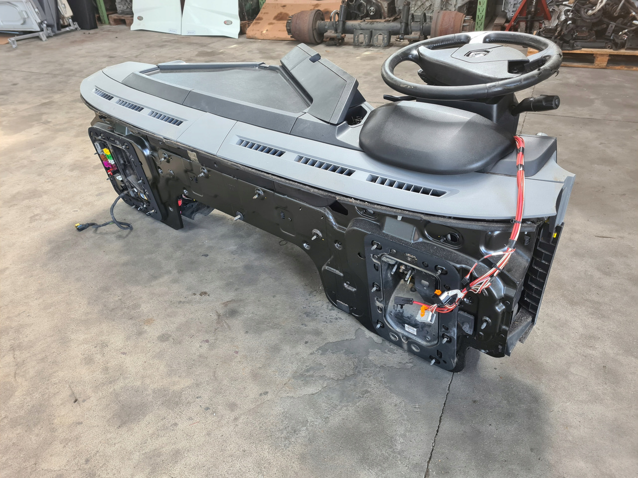 RENAULT KONSOLA KOMPLETNA KOKPIT DESKA ROZDZIELCZA PRZEKŁADKA ANGLIKA RENAULT GAMA T RANGE - Armaturna plošča za Tovornjak: slika 3 RENAULT KONSOLA KOMPLETNA KOKPIT DESKA ROZDZIELCZA PRZEKŁADKA ANGLIKA RENAULT GAMA T RANGE - Armaturna plošča za Tovornjak: slika 3