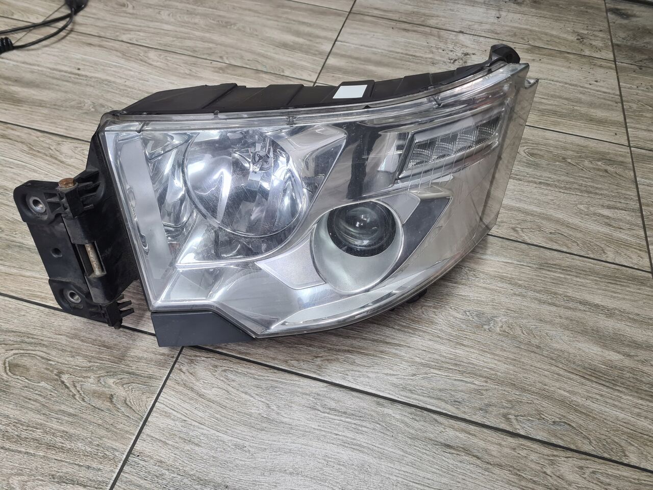 RENAULT LAMPA LEWA REFLEKTOR H7 RENAULT GAMA T RANGE ORYGINAŁ - Žarometi za Tovornjak: slika 1 RENAULT LAMPA LEWA REFLEKTOR H7 RENAULT GAMA T RANGE ORYGINAŁ - Žarometi za Tovornjak: slika 1