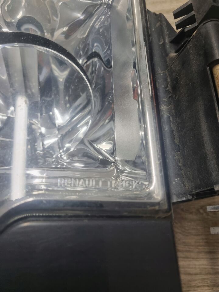 RENAULT LAMPA PRAWA REFLEKTOR RENAULT GAMA T RANGE ORYGINAŁ - Žarometi za Tovornjak: slika 3 RENAULT LAMPA PRAWA REFLEKTOR RENAULT GAMA T RANGE ORYGINAŁ - Žarometi za Tovornjak: slika 3