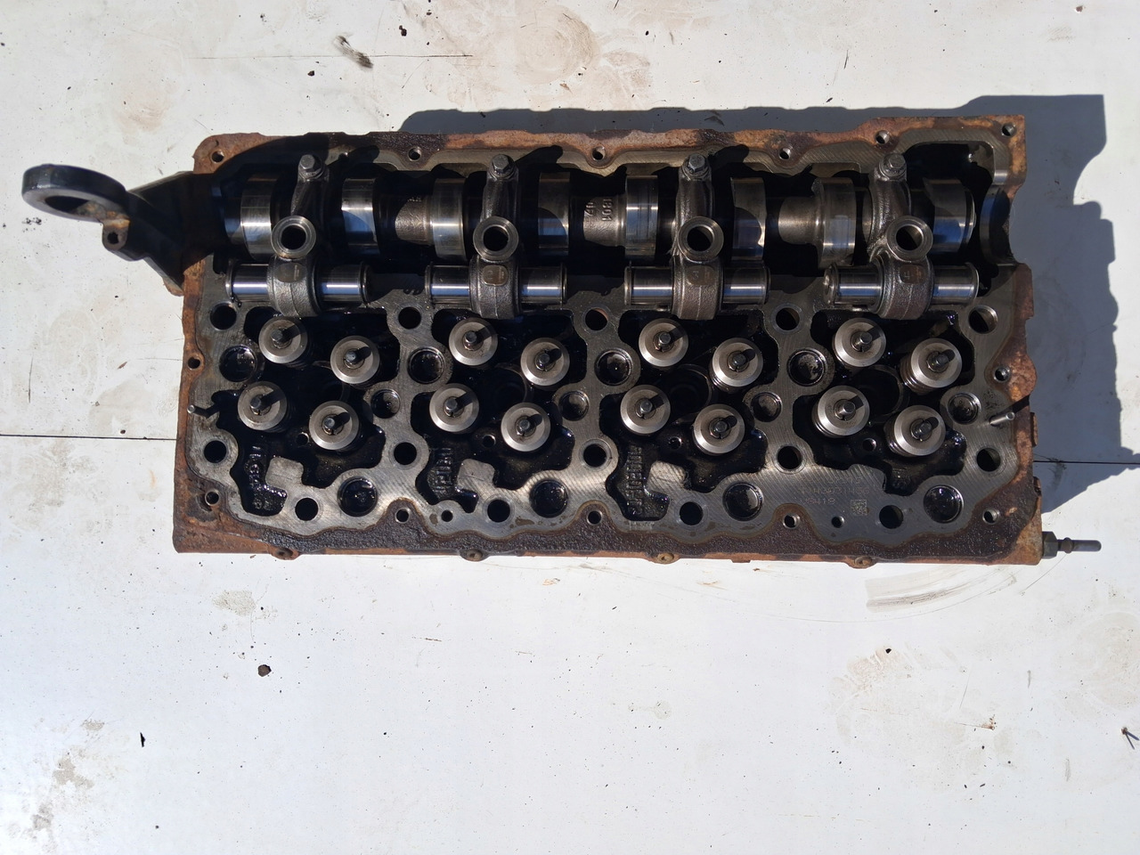 RENAULT Z WAŁKIEM ROZRZĄDU RENAULT GAMA D DTI 5 VOLVO FL D5K EURO 6 - Glava motorja: slika 2 RENAULT Z WAŁKIEM ROZRZĄDU RENAULT GAMA D DTI 5 VOLVO FL D5K EURO 6 - Glava motorja: slika 2