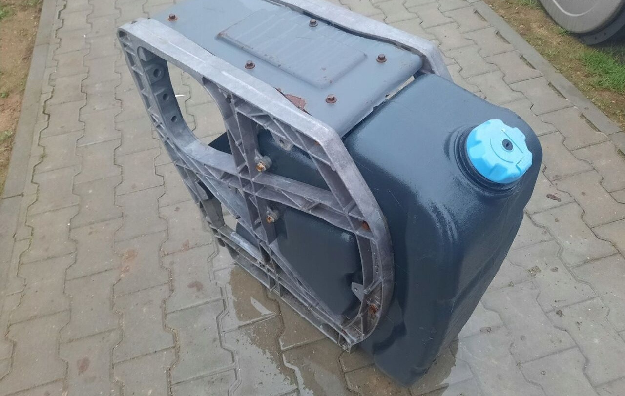 Renault GAMA - AdBlue rezervoar za Tovornjak: slika 1 Renault GAMA - AdBlue rezervoar za Tovornjak: slika 1