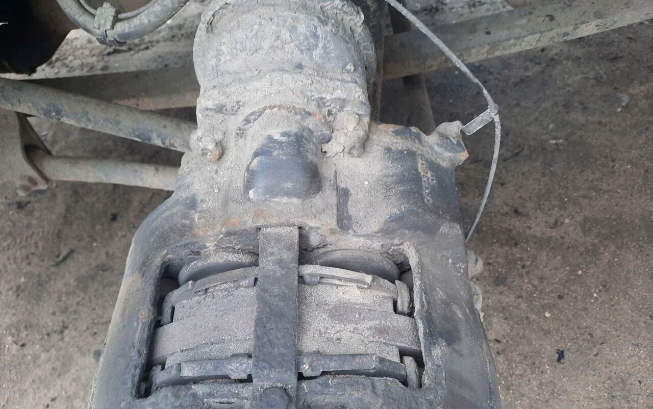 VOLVO FL 6 00-06 R 17.5 8 SZPILEK - Zavorna čeljust za Tovornjak: slika 1 VOLVO FL 6 00-06 R 17.5 8 SZPILEK - Zavorna čeljust za Tovornjak: slika 1