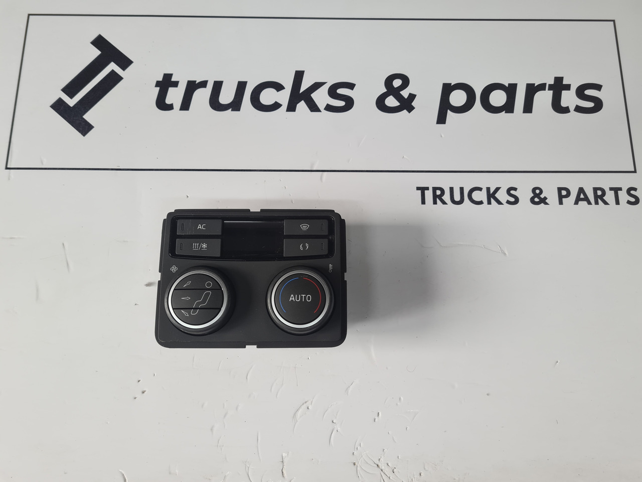 VOLVO PANEL NAWIEWU OGRZEWANIA KLIMATYZACJI VOLVO FH 5 ORYGINAŁ 22711928 - Ogrevanje/ Prezračevanje za Tovornjak: slika 1 VOLVO PANEL NAWIEWU OGRZEWANIA KLIMATYZACJI VOLVO FH 5 ORYGINAŁ 22711928 - Ogrevanje/ Prezračevanje za Tovornjak: slika 1