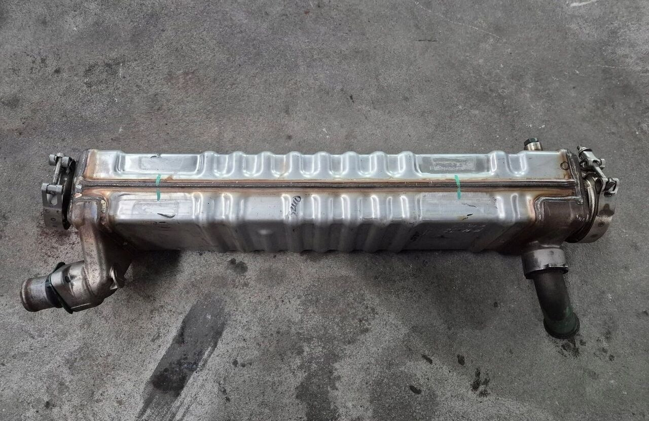 Volvo CHŁODNICZKA SPALIN EGR FH 4 FH 16 D16K EURO6 21968564 Volvo VOLVO FH 16 D16K - Vmesni hladilnik za Tovornjak: slika 2 Volvo CHŁODNICZKA SPALIN EGR FH 4 FH 16 D16K EURO6 21968564 Volvo VOLVO FH 16 D16K - Vmesni hladilnik za Tovornjak: slika 2