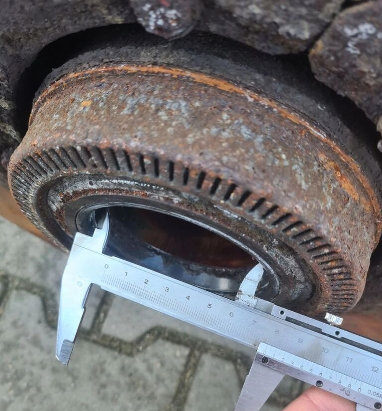 Volvo FI 78 TARCZA 410MM FH 4 FM 4 RENAULT GAMA T FI Volvo FI 78 TARCZA 410MM VOLVO FH 4 FM 4 RENAULT GAMA T - Pesto za Tovornjak: slika 2 Volvo FI 78 TARCZA 410MM FH 4 FM 4 RENAULT GAMA T FI Volvo FI 78 TARCZA 410MM VOLVO FH 4 FM 4 RENAULT GAMA T - Pesto za Tovornjak: slika 2