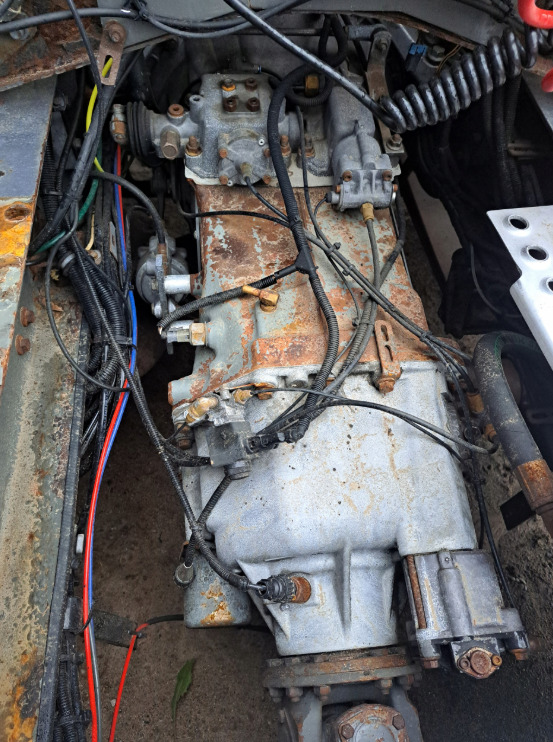 Volvo MANUALNA FH FM SR1900 - Menjalnik za Tovornjak: slika 1 Volvo MANUALNA FH FM SR1900 - Menjalnik za Tovornjak: slika 1