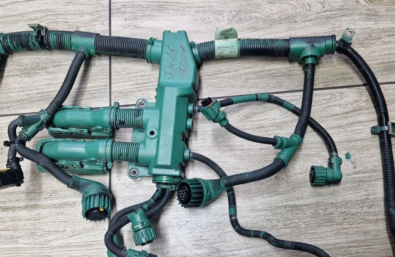 Volvo WIĄZKA INSTALACJA SILNIKA FH 16 D16K EURO 6 22549742 1 Volvo - Kabli/ Žični kabel za Tovornjak: slika 3 Volvo WIĄZKA INSTALACJA SILNIKA FH 16 D16K EURO 6 22549742 1 Volvo - Kabli/ Žični kabel za Tovornjak: slika 3