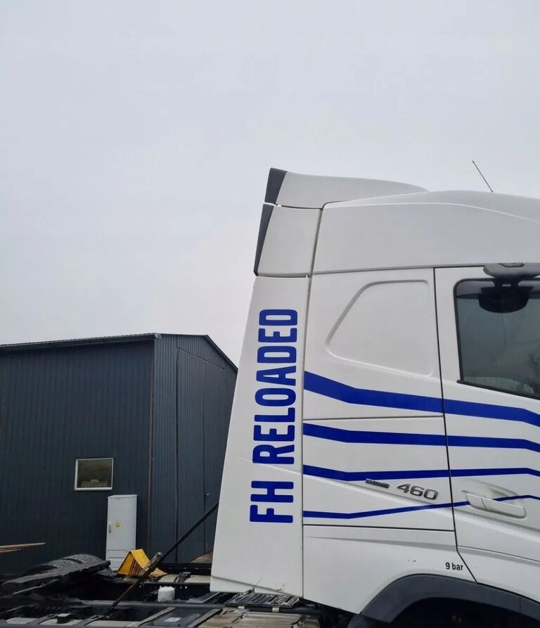 Volvo Y OWIEWKI KABINY KOMPLET FH 4 5 EURO 6 LIFT GLOBETROTTER Volvo VOLVO FH 4 5 EURO 6 LIFT GLOBETROTTER - Aerodinamika/ Spojler za Tovornjak: slika 4 Volvo Y OWIEWKI KABINY KOMPLET FH 4 5 EURO 6 LIFT GLOBETROTTER Volvo VOLVO FH 4 5 EURO 6 LIFT GLOBETROTTER - Aerodinamika/ Spojler za Tovornjak: slika 4