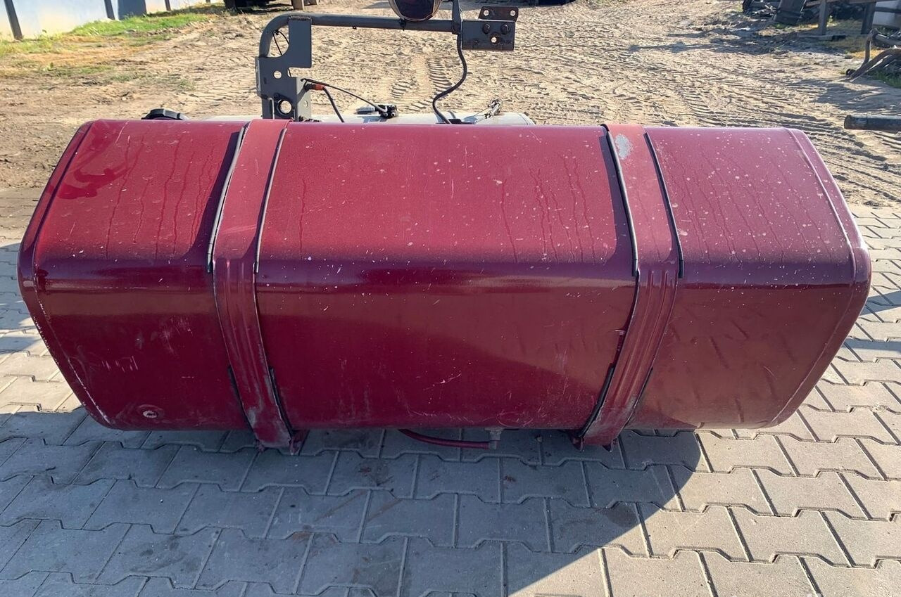 Volvo ZBIORNIK PALIWA VOLVO FH 4 FM 4 LOW DECK 150x69x56 1 - Rezervoar za gorivo za Tovornjak: slika 1 Volvo ZBIORNIK PALIWA VOLVO FH 4 FM 4 LOW DECK 150x69x56 1 - Rezervoar za gorivo za Tovornjak: slika 1