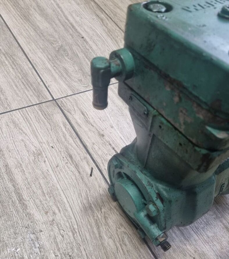 WABCO Renault Magnum - Kompresor za Tovornjak: slika 1 WABCO Renault Magnum - Kompresor za Tovornjak: slika 1