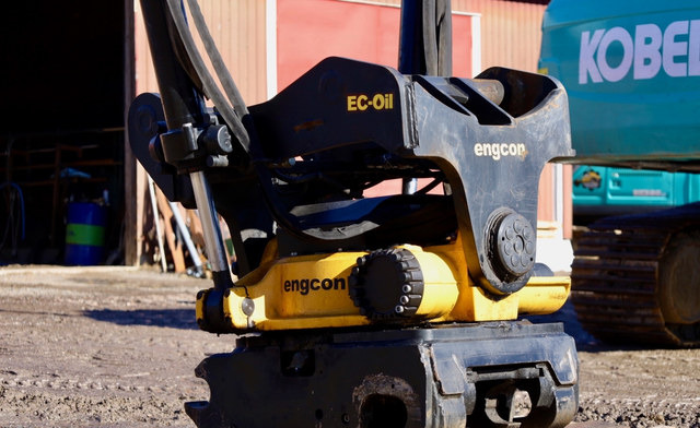 EngconEngcon EC233S-QS80-SS10 - Tiltrotator: slika 4 EngconEngcon EC233S-QS80-SS10 - Tiltrotator: slika 4