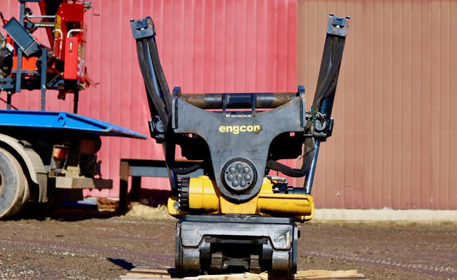 EngconEngcon EC233S-QS80-SS10 - Tiltrotator: slika 3 EngconEngcon EC233S-QS80-SS10 - Tiltrotator: slika 3