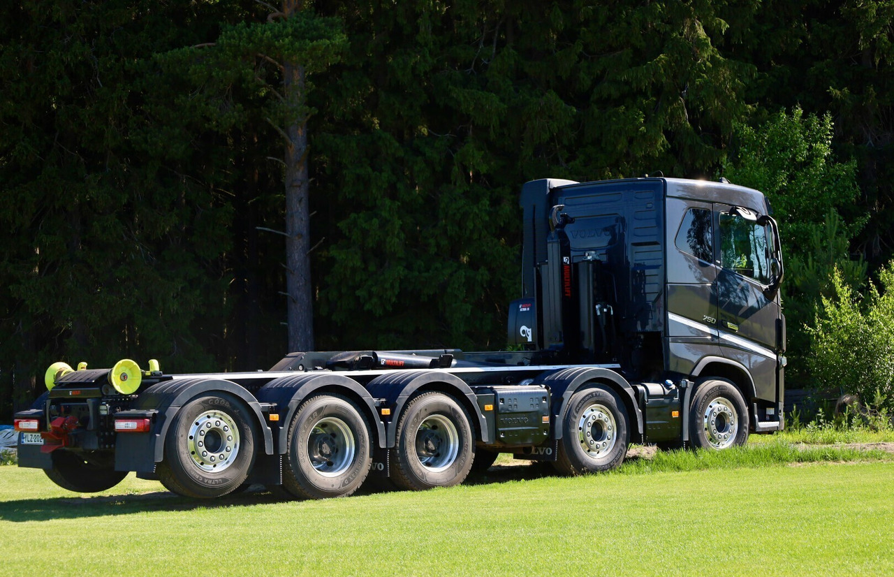 Volvo FH16 750 10X4 - Kotalni prekucni tovornjak: slika 2 Volvo FH16 750 10X4 - Kotalni prekucni tovornjak: slika 2