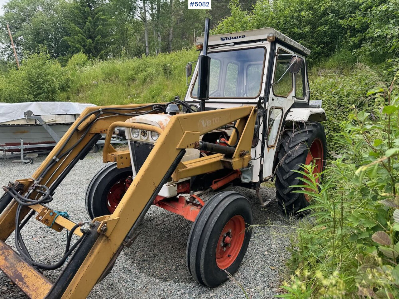 1980 David Brown 885 w/ front loader and bucket - Traktor: slika 1 1980 David Brown 885 w/ front loader and bucket - Traktor: slika 1