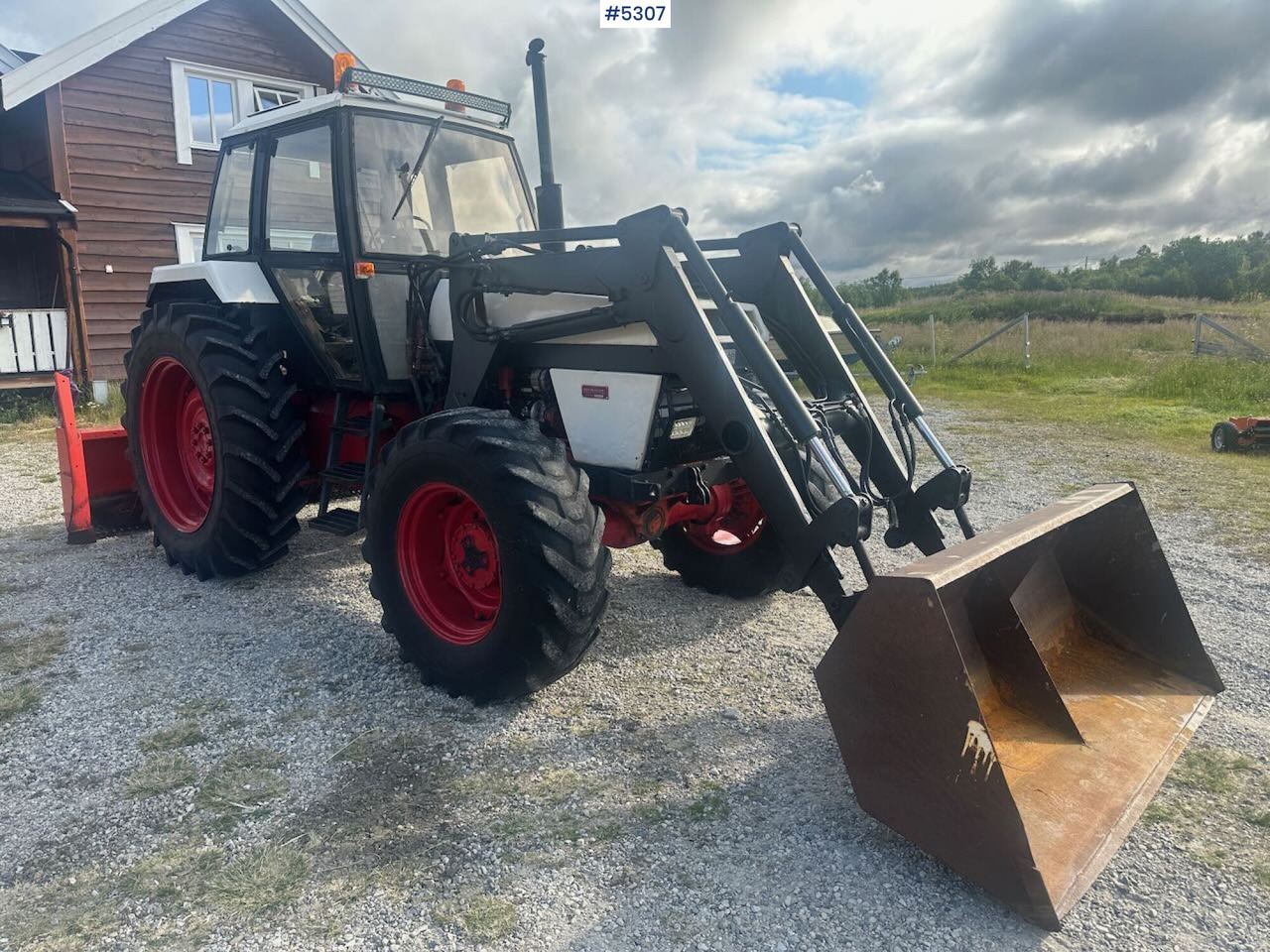 1983 David Brown Case 1690 4x4 w/ front loader, bucket and snow blower. Engine overhauled. WATCH VIDEO. - Traktor: slika 3 1983 David Brown Case 1690 4x4 w/ front loader, bucket and snow blower. Engine overhauled. WATCH VIDEO. - Traktor: slika 3