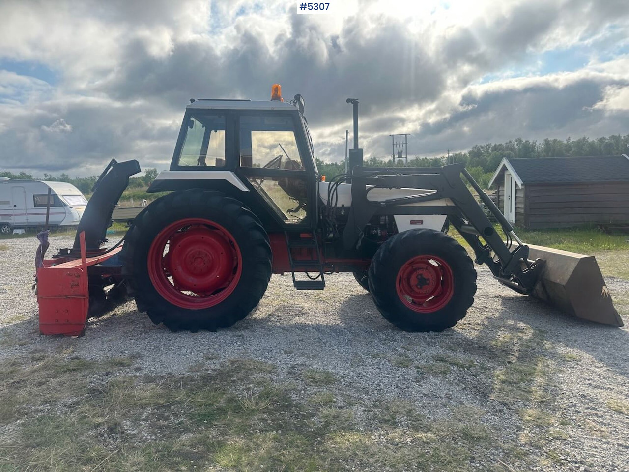 1983 David Brown Case 1690 4x4 w/ front loader, bucket and snow blower. Engine overhauled. WATCH VIDEO. - Traktor: slika 4 1983 David Brown Case 1690 4x4 w/ front loader, bucket and snow blower. Engine overhauled. WATCH VIDEO. - Traktor: slika 4