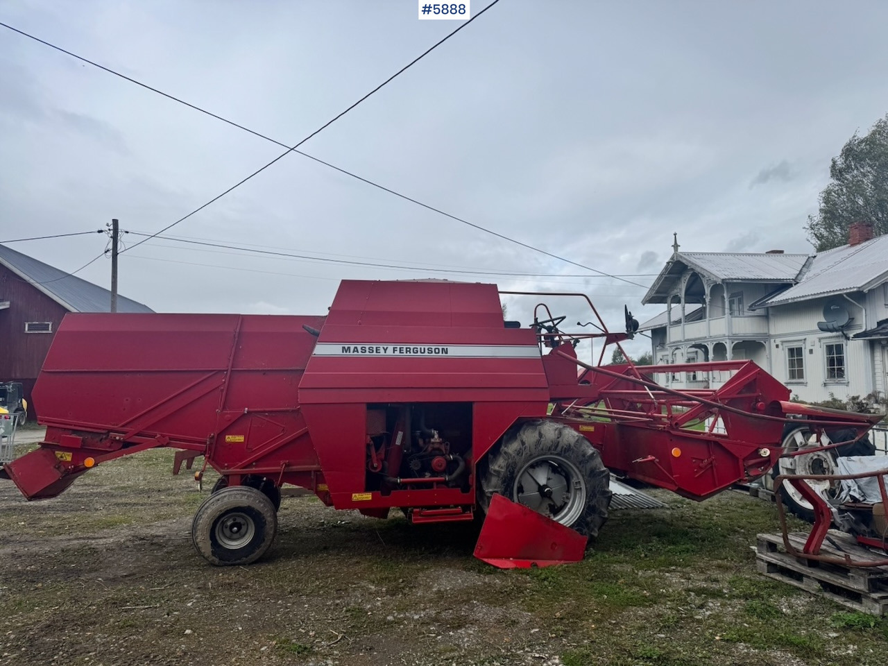 1986 Massey Ferguson 330 combine harvester - Kombajn harvester: slika 1 1986 Massey Ferguson 330 combine harvester - Kombajn harvester: slika 1