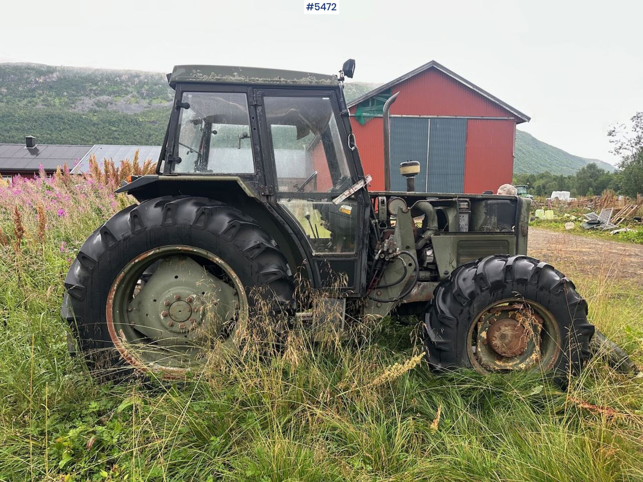 1988 Massey-Ferguson 375 tractor w/ front loader, earthmoving bucket and snow bucket. - Traktor: slika 4 1988 Massey-Ferguson 375 tractor w/ front loader, earthmoving bucket and snow bucket. - Traktor: slika 4