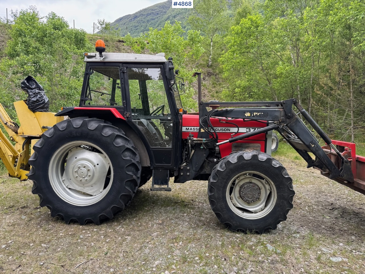 1988 Massey Ferguson 375 w/front loader - Traktor: slika 1 1988 Massey Ferguson 375 w/front loader - Traktor: slika 1