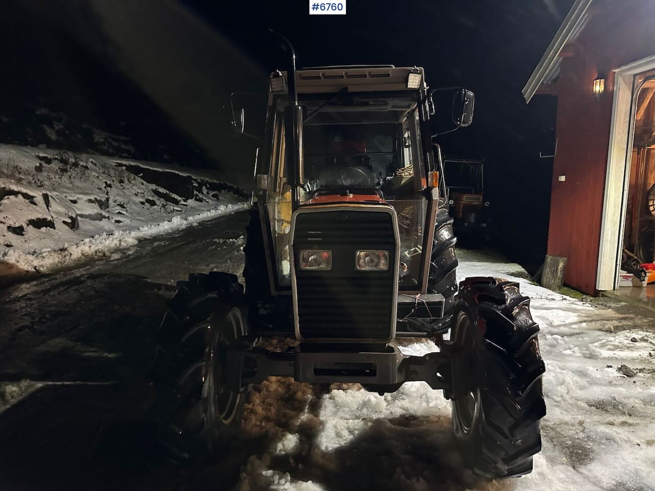 1991 Massey-Ferguson 362 4x4 tractor with chains - Traktor: slika 4 1991 Massey-Ferguson 362 4x4 tractor with chains - Traktor: slika 4