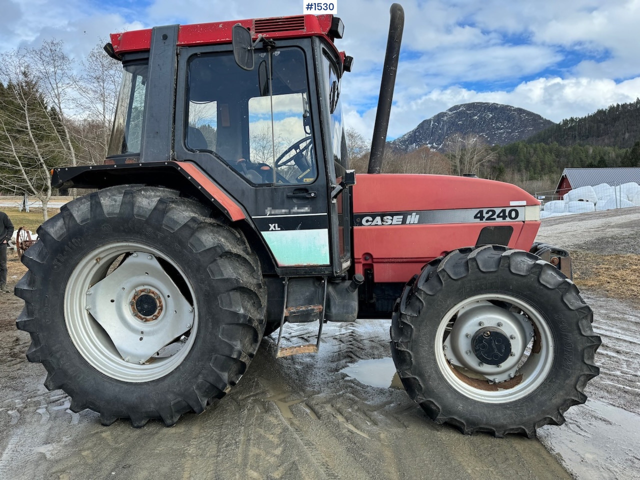 1996 Case CASE IH 4240 XL - Traktor: slika 2 1996 Case CASE IH 4240 XL - Traktor: slika 2