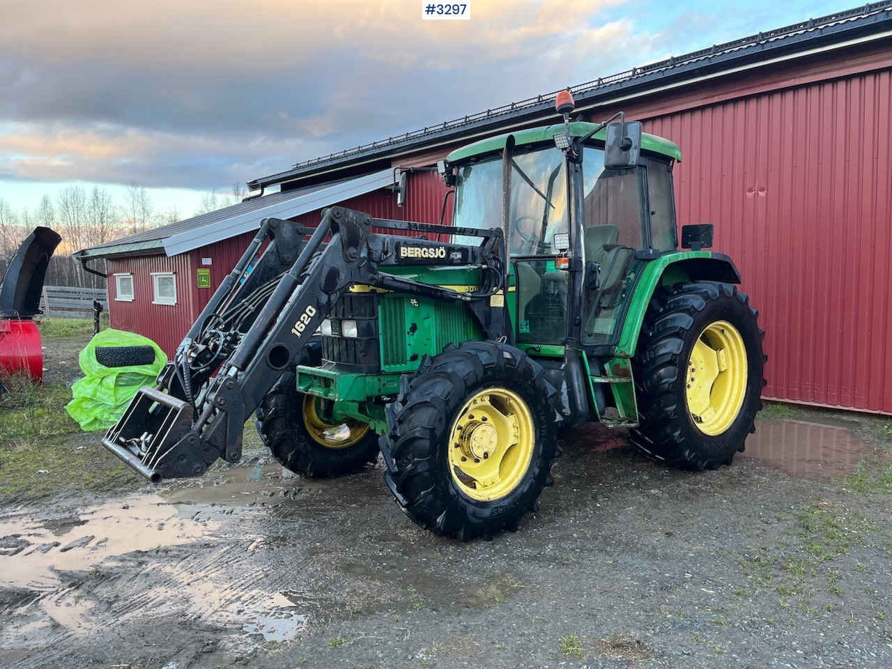 1999 John Deere 6210 SE with Front Loader - Traktor: slika 1 1999 John Deere 6210 SE with Front Loader - Traktor: slika 1