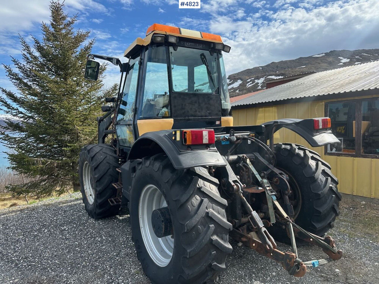 2000 JCB Fastrac 4x4 tractor w/ loader, 2 new tires, gravel bucket or snow bucket. WATCH VIDEO. - Traktor: slika 3 2000 JCB Fastrac 4x4 tractor w/ loader, 2 new tires, gravel bucket or snow bucket. WATCH VIDEO. - Traktor: slika 3
