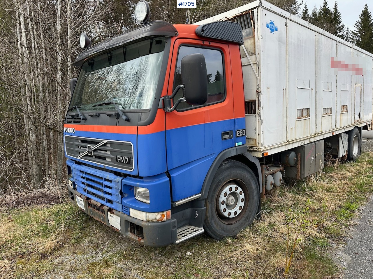 2000 Volvo 250 4x2 reparasjonsobjekt - Tovornjak zabojnik: slika 3 2000 Volvo 250 4x2 reparasjonsobjekt - Tovornjak zabojnik: slika 3